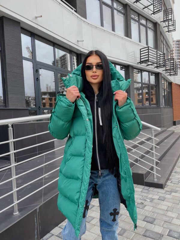 puhovyk-zhinochyj-oversajz-zelenogo-koloru-00433-vf-m511-green-8 Пуховик жіночий оверсайз зеленого кольору 00433