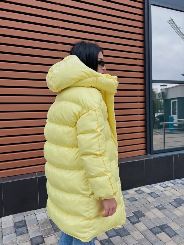 puhovyk-zhinochyj-oversajz-zhovtogo-koloru-00432-vf-m511-yellow-15 Пуховик жіночий оверсайз жовтого кольору 00432