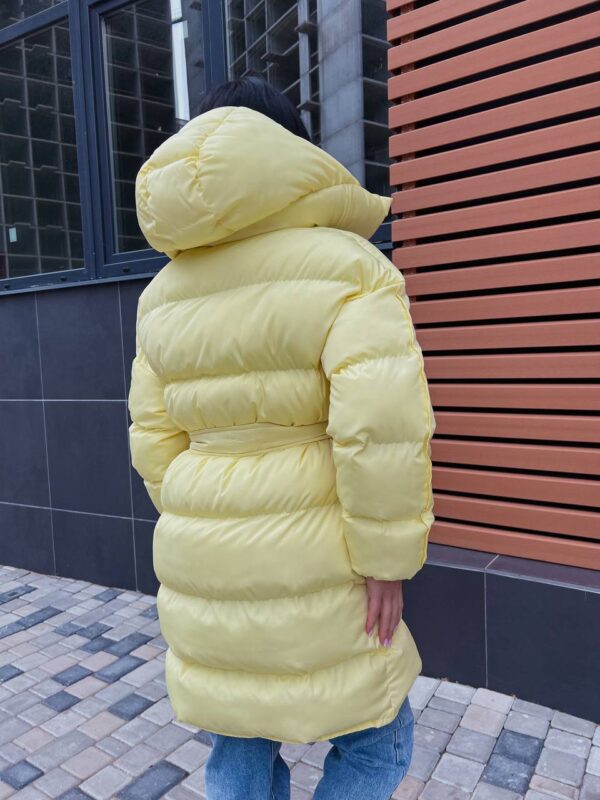 puhovyk-zhinochyj-oversajz-zhovtogo-koloru-00432-vf-m511-yellow-18 Пуховик жіночий оверсайз жовтого кольору 00432