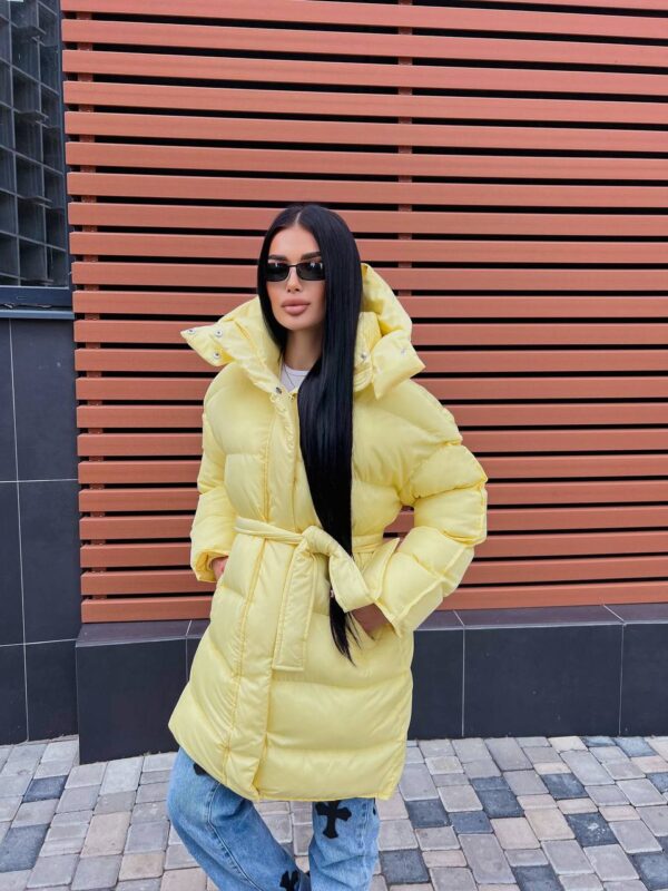 puhovyk-zhinochyj-oversajz-zhovtogo-koloru-00432-vf-m511-yellow-2 Пуховик жіночий оверсайз жовтого кольору 00432