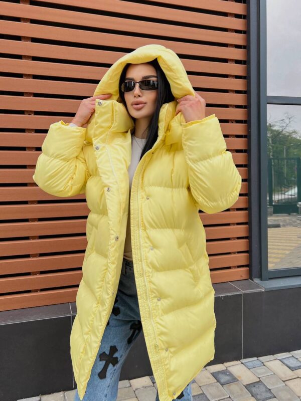 puhovyk-zhinochyj-oversajz-zhovtogo-koloru-00432-vf-m511-yellow-3 Пуховик жіночий оверсайз жовтого кольору 00432