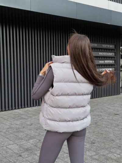 Жилетка жіноча сіра коротка 00415