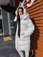 Пуховик жіночий оверсайз білого кольору 00438