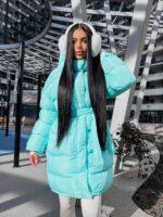 Пуховик жіночий оверсайз блакитного кольору 00437