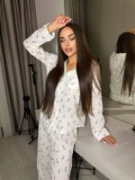 Жіноча піжама з сорочкою та штанами в квітку блакитного кольору 00440