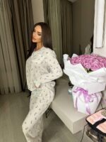 Жіноча піжама з сорочкою та штанами в квітку блакитного кольору 00440