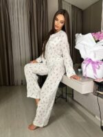 Жіноча піжама з сорочкою та штанами в квітку блакитного кольору 00440