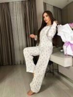 Жіноча піжама з сорочкою та штанами в квітку блакитного кольору 00440