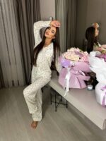 Жіноча піжама з сорочкою та штанами в квітку жовтого кольору 00441