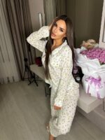 Жіноча піжама з сорочкою та штанами в квітку жовтого кольору 00441