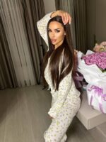 Жіноча піжама з сорочкою та штанами в квітку жовтого кольору 00441