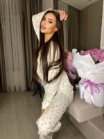 Жіноча піжама з сорочкою та штанами в квітку жовтого кольору 00441