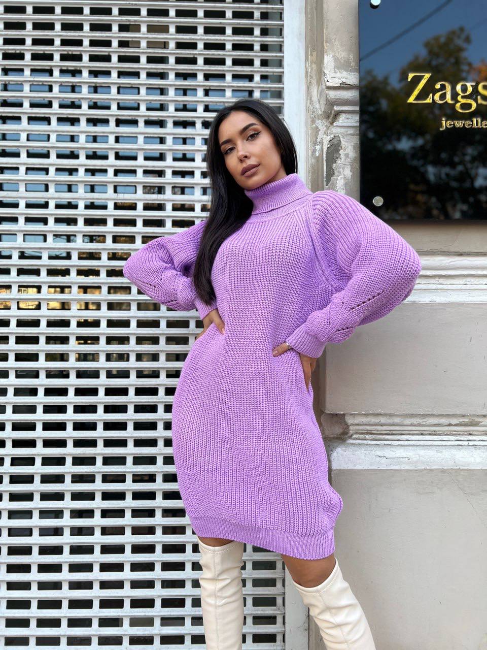 zhinocha-vyazana-suknya-z-gorlom-buzkovogo-koloru-00444-lm-5019-lilac-1 Жіноча в'язана сукня з горлом бузкового кольору 00444