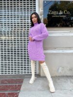 Жіноча в'язана сукня з горлом бузкового кольору 00444