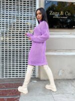 Жіноча в'язана сукня з горлом бузкового кольору 00444