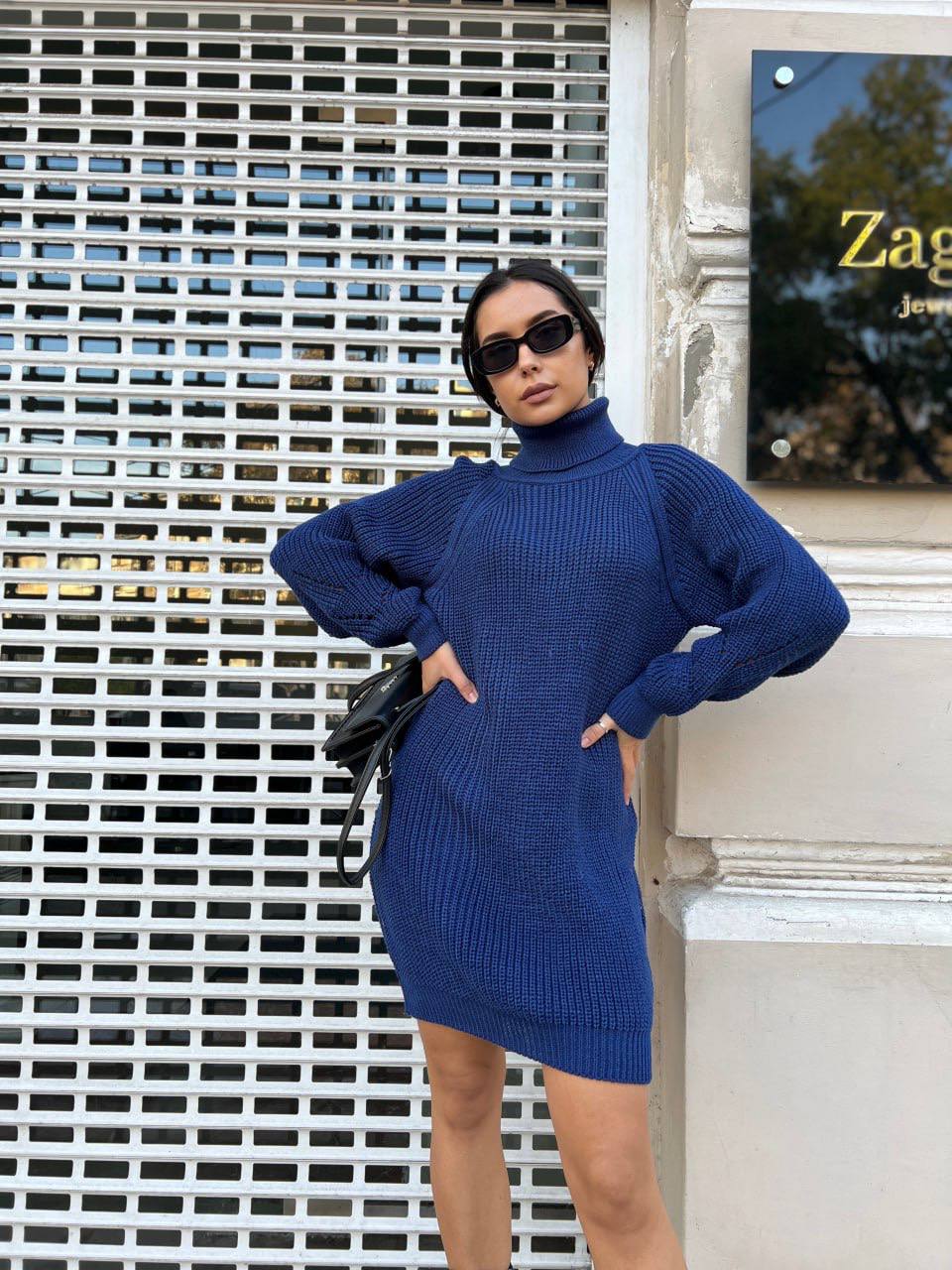 zhinocha-vyazana-suknya-z-gorlom-dzhynsovogo-koloru-00445-lm-5019-jeans-2 Жіноча в'язана сукня з горлом джинсового кольору 00445