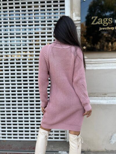 Жіноча в'язана сукня з горлом пудрового кольору 00446