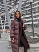 Жіночий зимовий пуховик з чотирма кишенями шоколадного кольору 00449