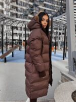 Жіночий зимовий пуховик з чотирма кишенями шоколадного кольору 00449