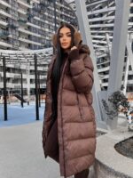Жіночий зимовий пуховик з чотирма кишенями шоколадного кольору 00449