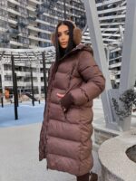 Жіночий зимовий пуховик з чотирма кишенями шоколадного кольору 00449