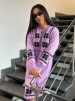 Жіноча в’язана сукня з етнічним малюнком бузкового кольору 00469