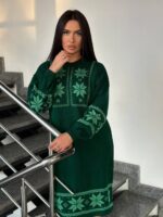 Жіноча в’язана сукня з етнічним малюнком смарагдового кольору 00473
