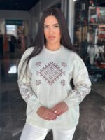 Жіночий светрик з етнічним візерунком молочного кольору 00467