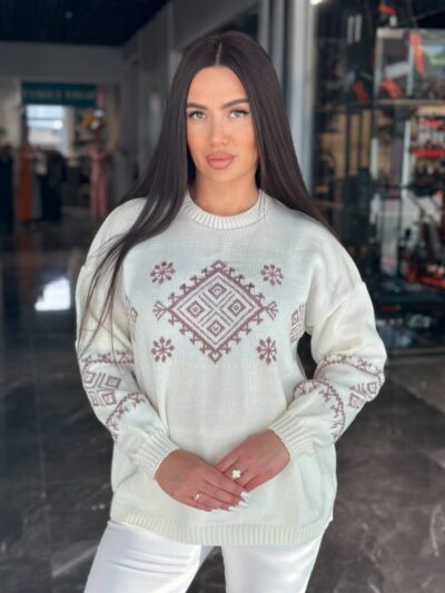 Жіночий светрик з етнічним візерунком молочного кольору 00467