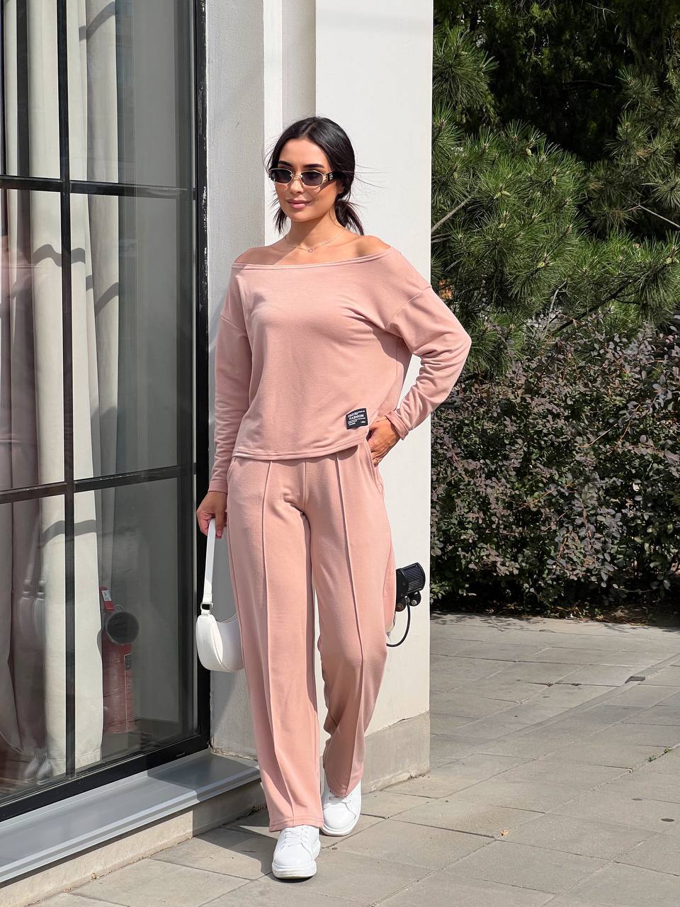 kopiyazhinochyj-kostyum-zi-spushhenym-plechem-synogo-koloru-00503-00504-mn-3007-blue-1-5 (Копія)Жіночий костюм зі спущеним плечем синього кольору 00503 00504