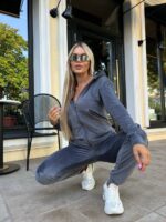 Жіночій спортивний костюм на блискавці графітового кольору 00512