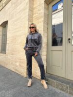 Жіночій спортивний велюровий костюм графітового кольору 00509