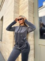 Жіночій спортивний велюровий костюм графітового кольору 00509