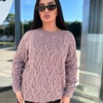 Жіночий светр з візерунком кольору пудра 00487