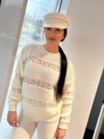 Жіночий светр з візерунком молочного кольору 00490