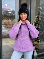 Жіночий светрик з горловиною бузкового кольору 00478