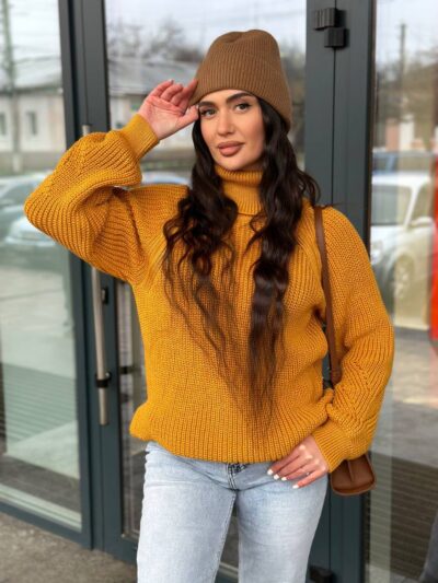 Жіночий светрик з горловиною гірчичного кольору 00476