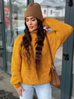 Жіночий светрик з горловиною гірчичного кольору 00476
