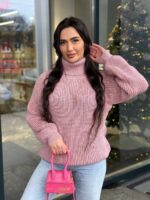 Жіночий светрик з горловиною кольору світла пудра 00479