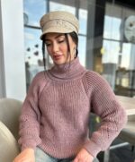Жіночий светрик з горловиною кольору темна пудра 00481