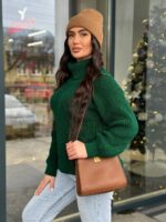 Жіночий светрик з горловиною смарагдового кольору 00474