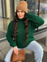 Жіночий светрик з горловиною смарагдового кольору 00474