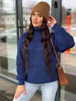 Жіночий светрик з горловиною синього кольору 00480