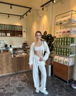 (Копія)Жіночий легкий велюровий костюм з капюшоном чорного кольору 00626 00627