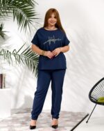 (Копія)Жіночий стильний костюм з надписом із стразів пляшкового кольору 00635 00636