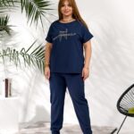 (Копія)Жіночий стильний костюм з надписом із стразів пляшкового кольору 00635 00636