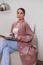 (Копія)Жіночий в’язаний кардиган з етнічним візерунком молочного кольору 00599 00600