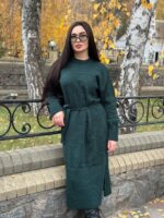 Жіноча сукня з поясом смарагдового кольору 00574