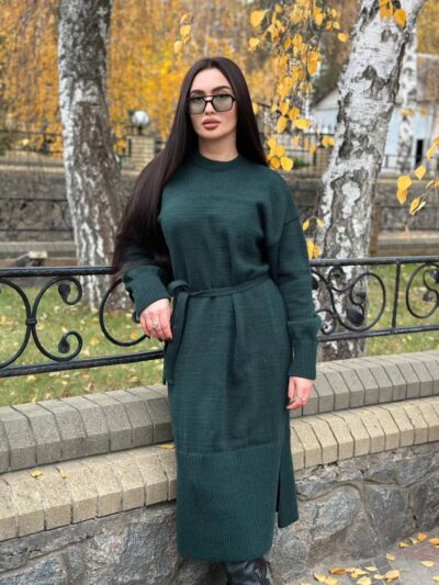 Жіноча сукня з поясом смарагдового кольору 00574
