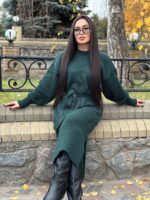 Жіноча сукня з поясом смарагдового кольору 00574